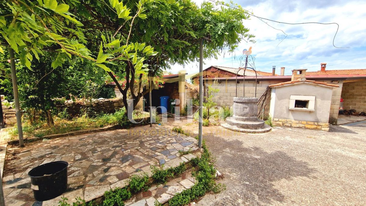 Prenovljena kamnita hiša